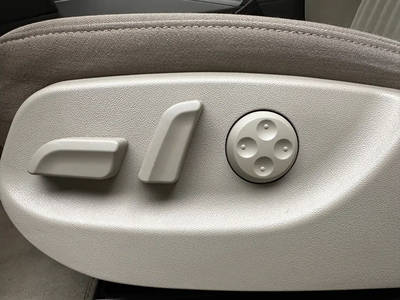 Audi A6L 2011 Model 2.0 TFSI Auto Standard фото 6