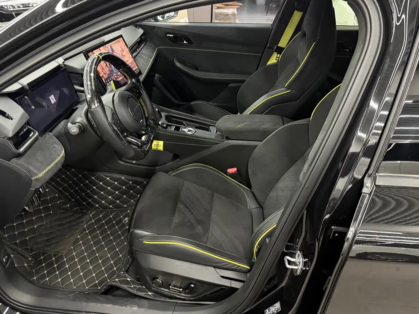 Lynk & Co 03 2023 03+ 2.0TD Automatic Performance Package фото 11