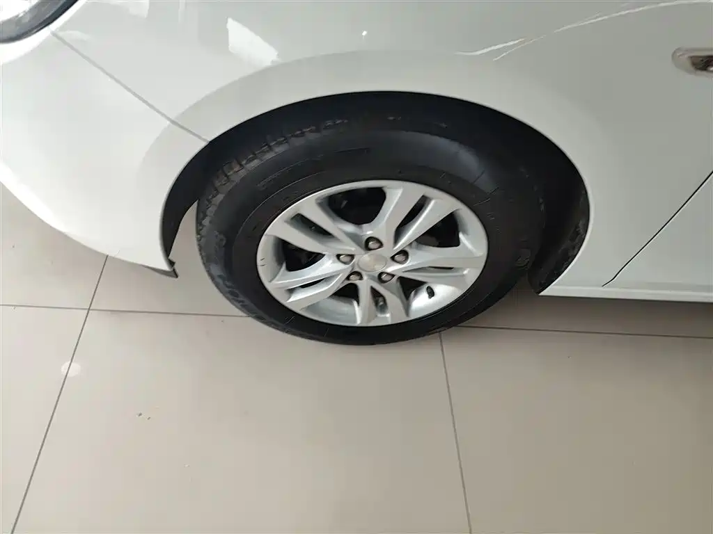 Chevrolet Cavalier 2019 320 Automatic Joy Edition фото 23