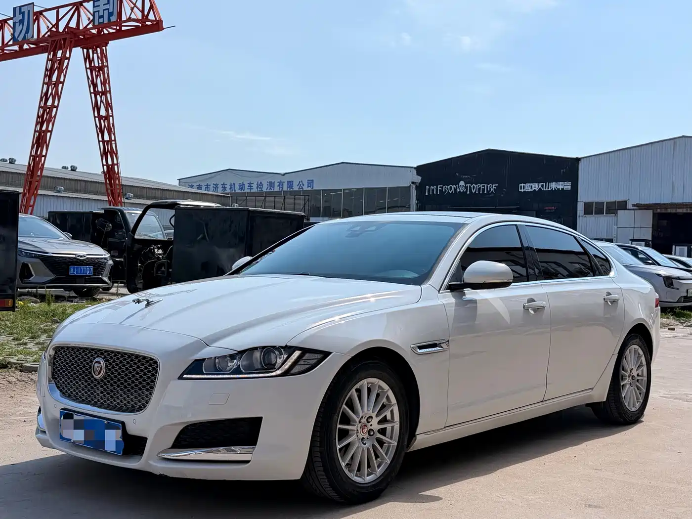 Photo 1 - Jaguar XFL