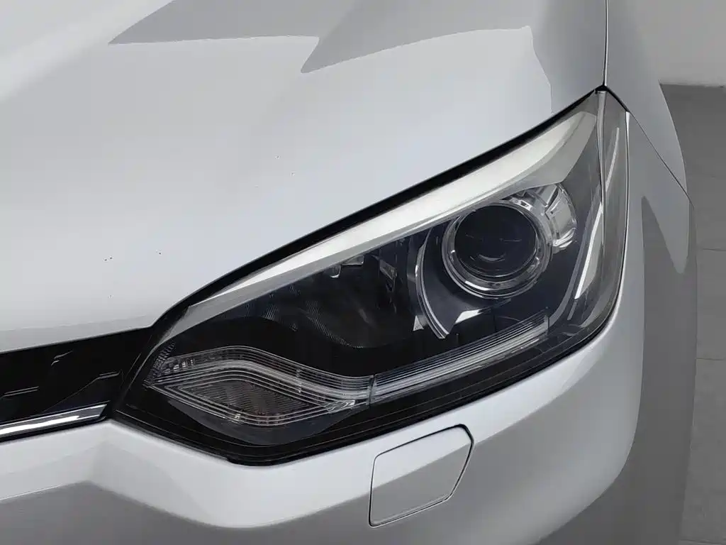 MG Roewe RX5 2015 2015 2.0TGI TST 4WD Flagship Edition