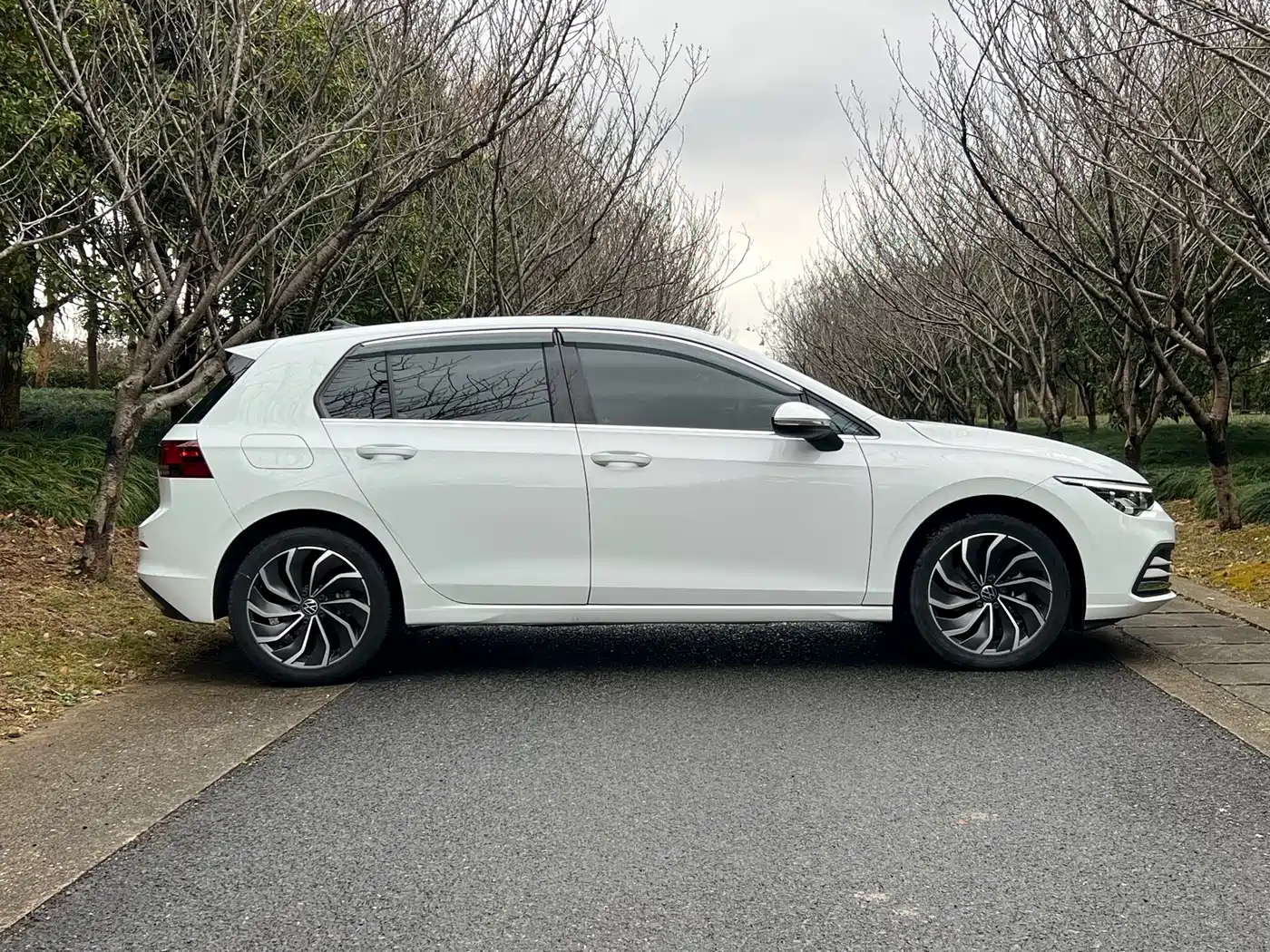 Volkswagen Golf 2023 Facelift 280TSI DSG Pro фото 11