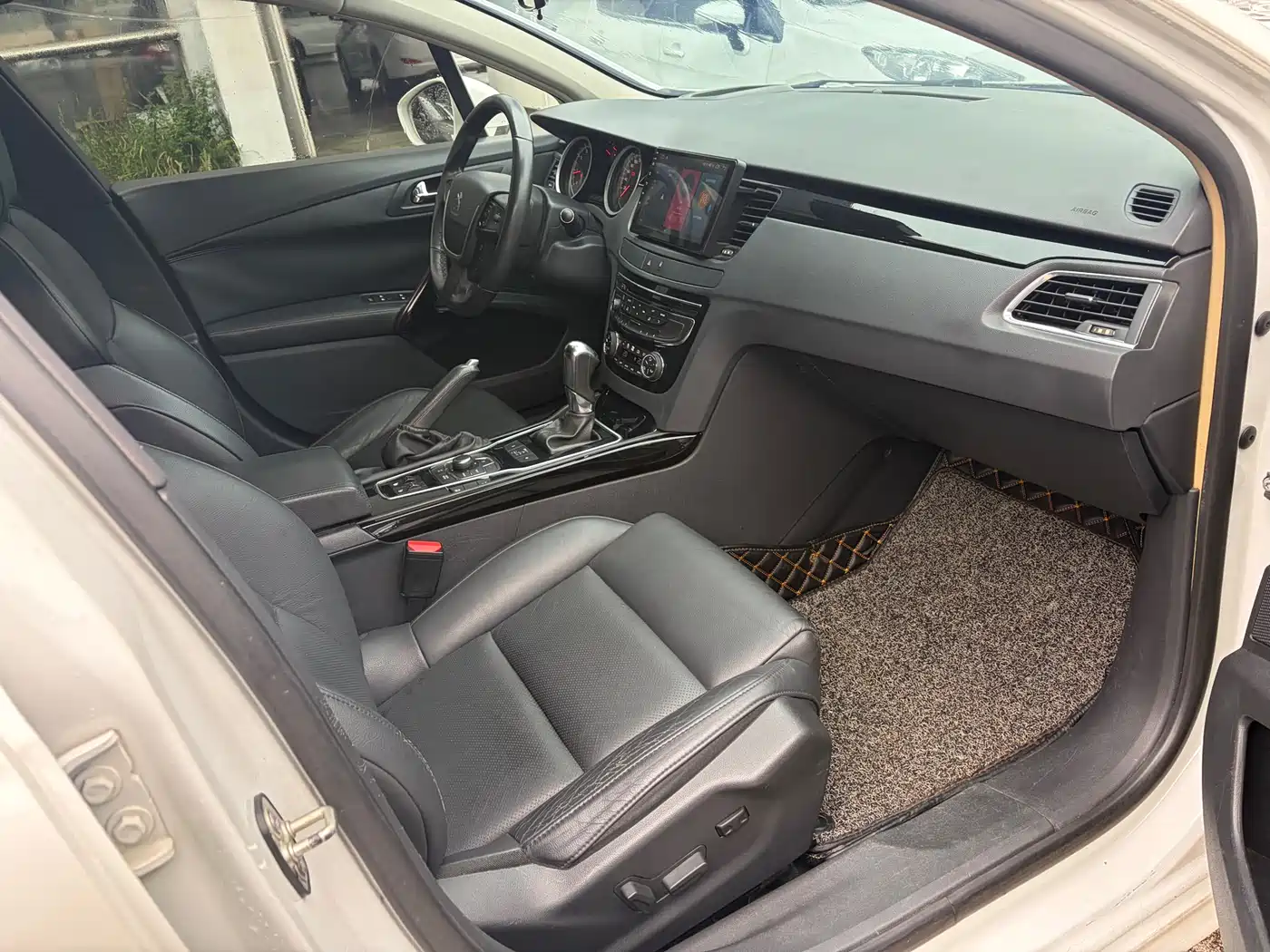 Peugeot 508 2012 2.3L Roland Garros Edition фото 10