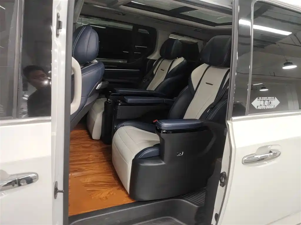 SAIC Maxus Maxus G20 2021 PLUS 2.0T Gasoline Automatic Intelligent Premium Edition фото 13