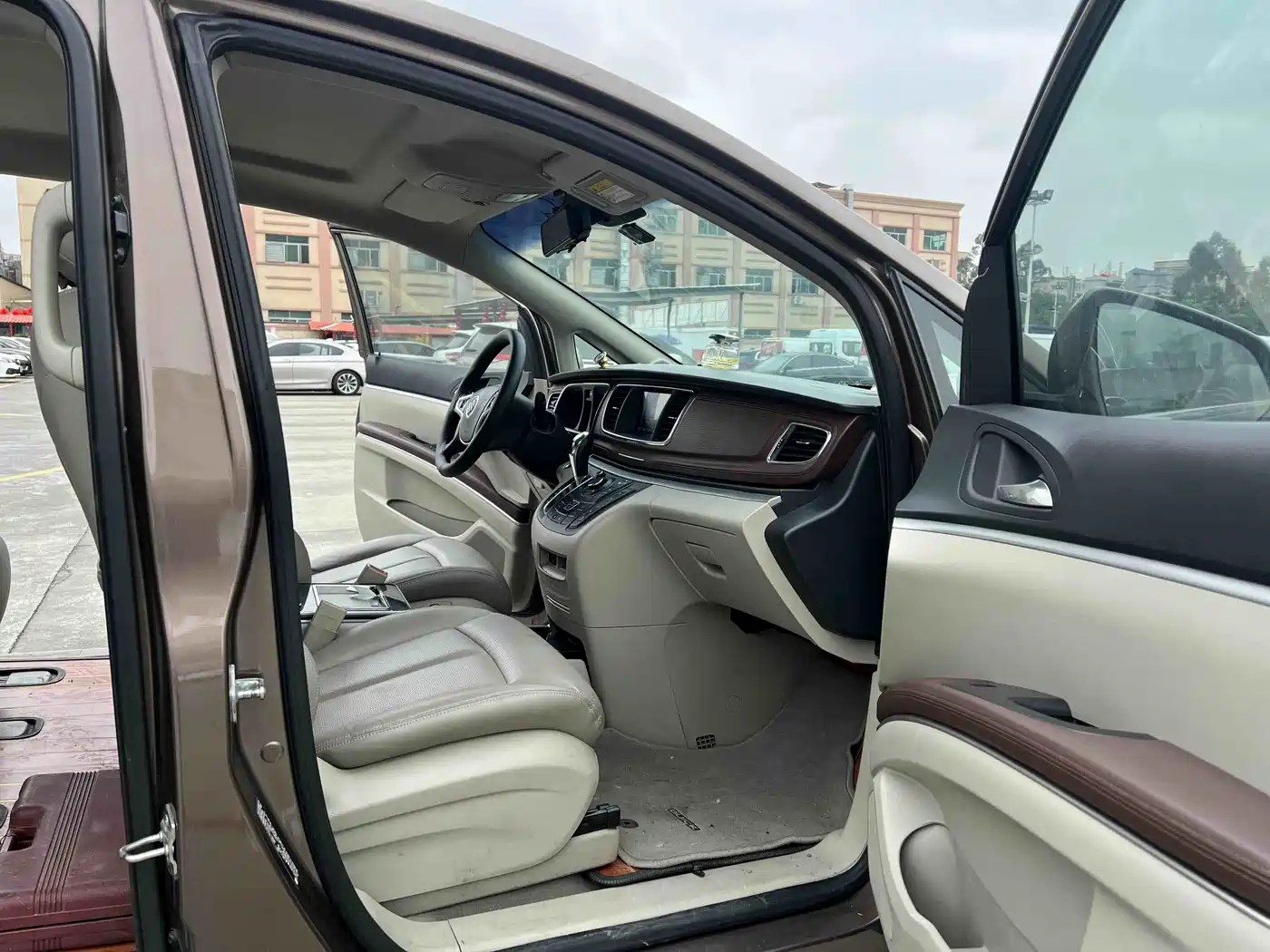 Buick GL8 2018 28T Comfort China VI фото 7