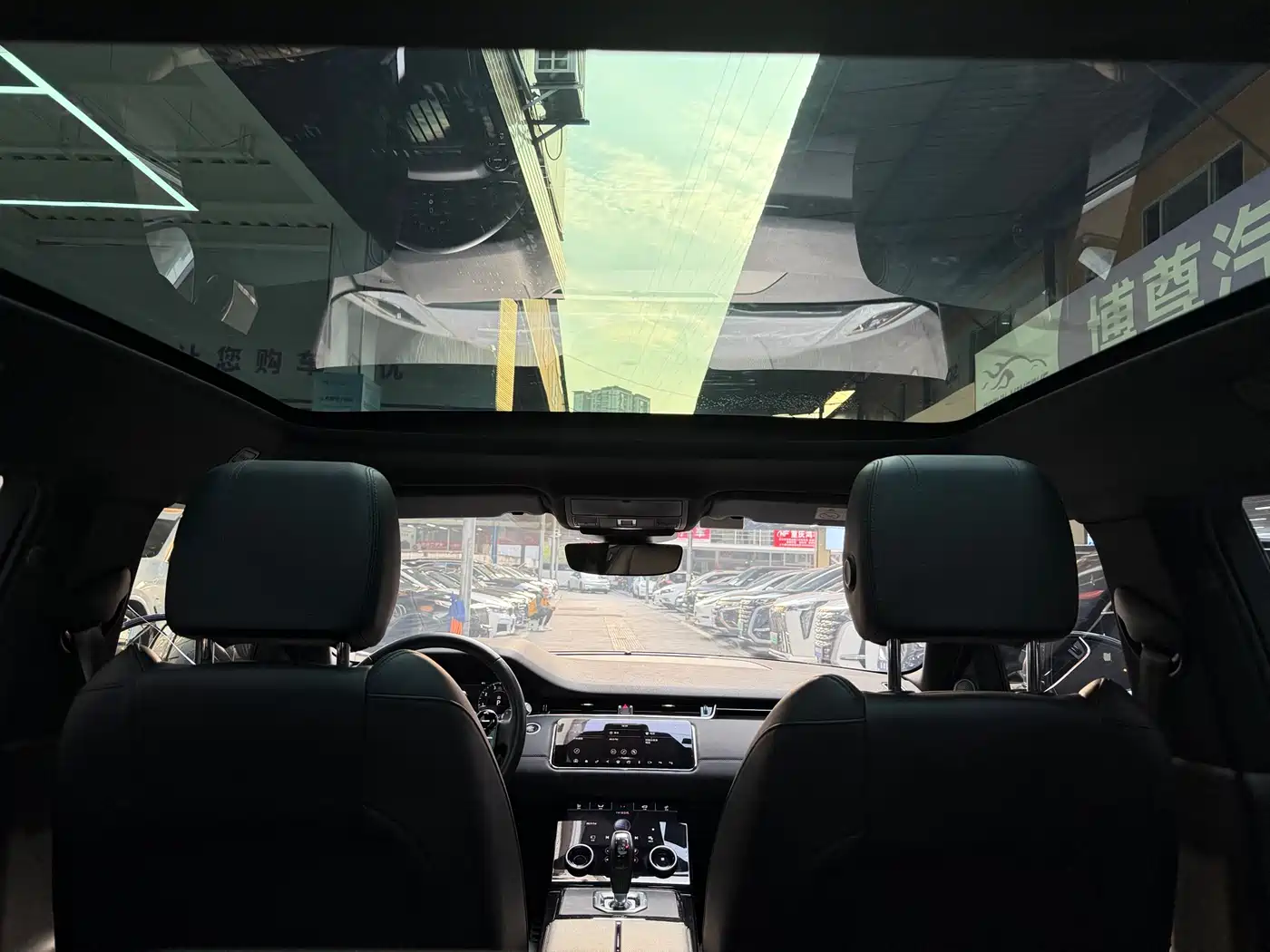 Land Rover Range Rover Evoque 2020 249PS R-DYNAMIC SE Sport Tech Edition фото 19