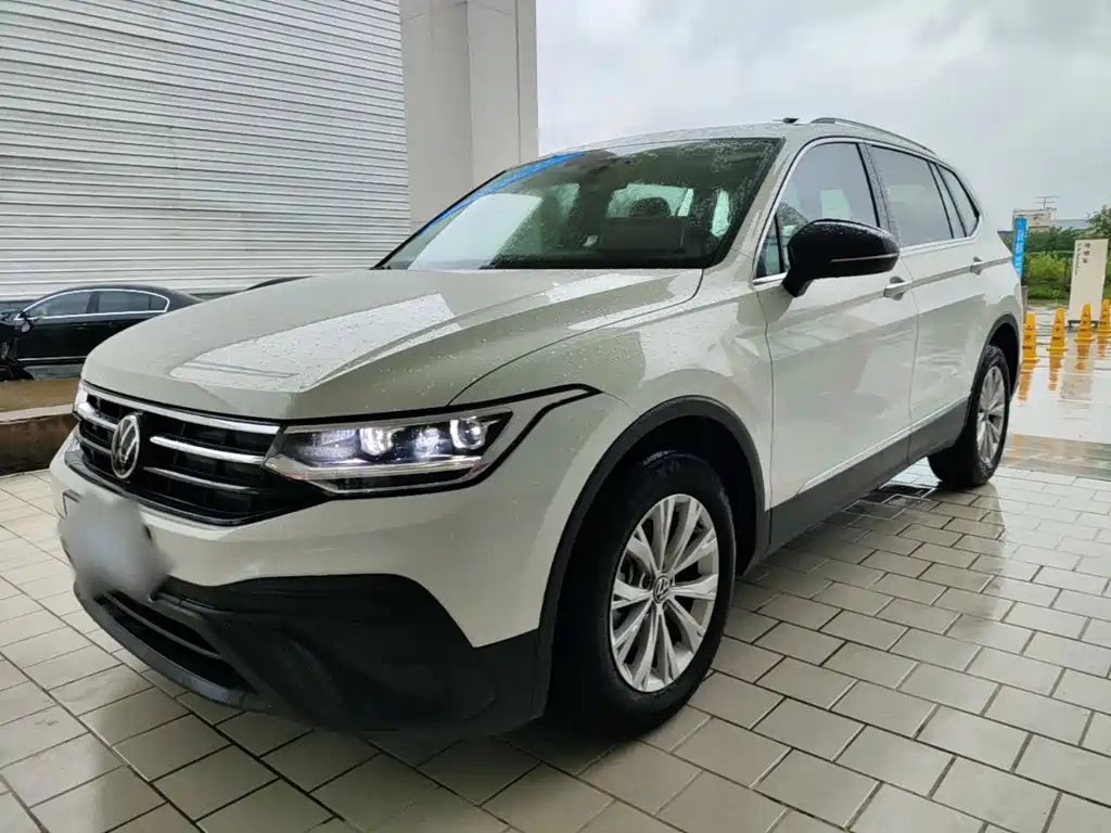 Фото 1 - Volkswagen Tiguan L