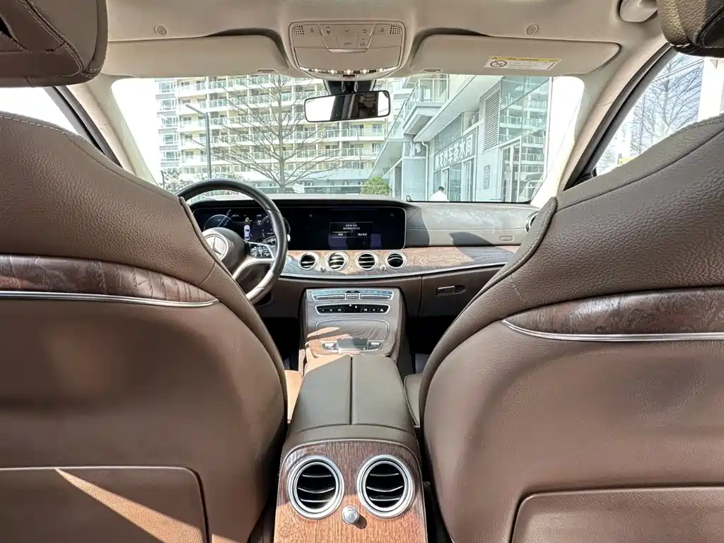 Mercedes-Benz E-Class 2023 E 300 L Fashion фото 17