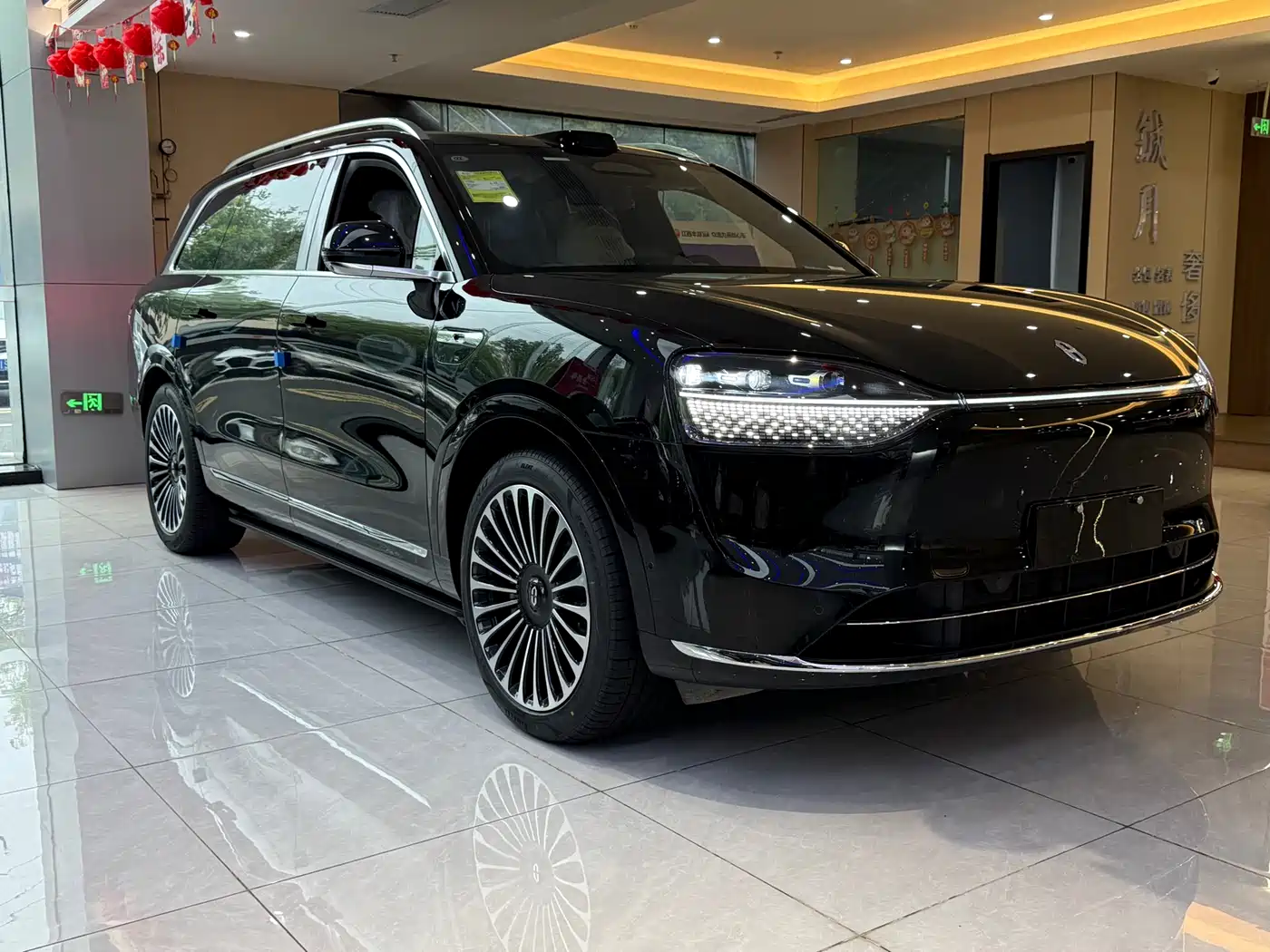 AITO Wenjie AITO M9 2024 Model Extended Range Ultra Edition 52kWh 5-Seater фото 3