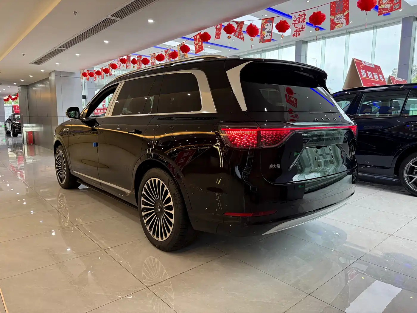 AITO Wenjie AITO M9 2024 Model Extended Range Ultra Edition 52kWh 5-Seater фото 10