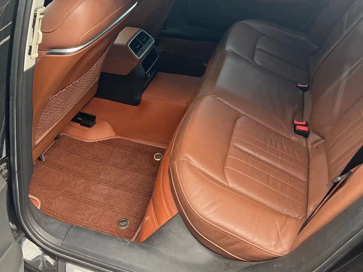 Photo 11 - Audi A6L