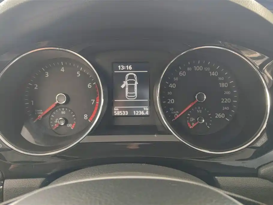 Volkswagen Sagitar 2015 230TSI Automatic Luxury фото 14