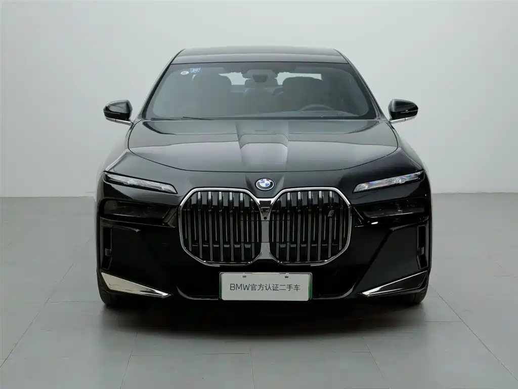 BMW I7