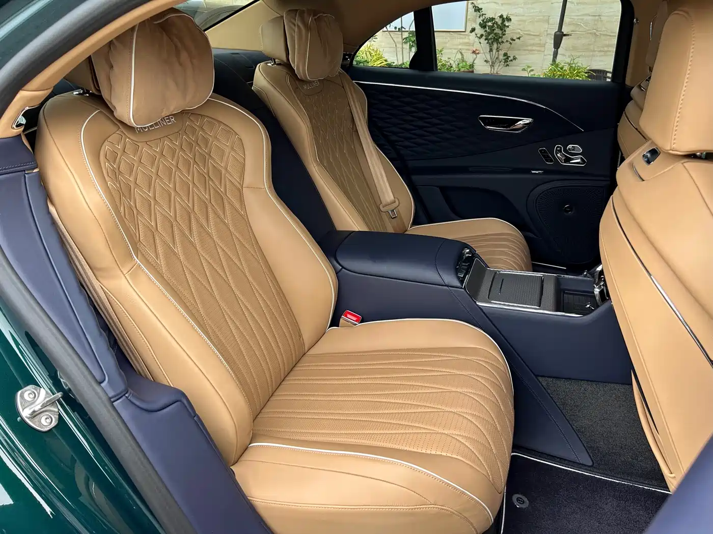 Bentley Flying Spur 2024 4.0T V8 Mulliner фото 7