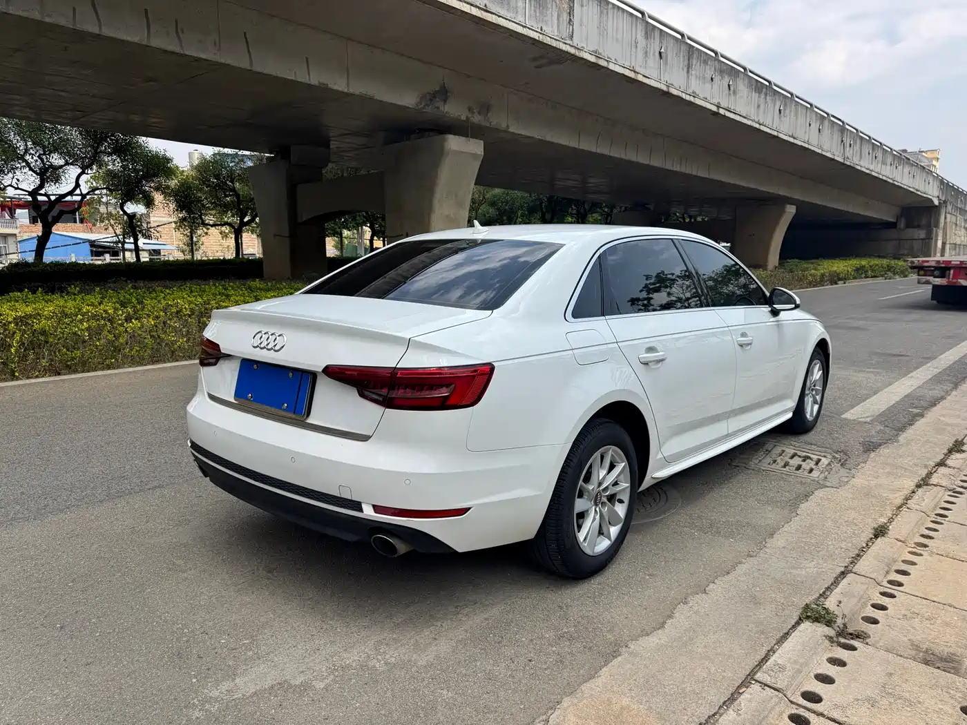 Audi A4L 2017 40 TFSI Progressive фото 2