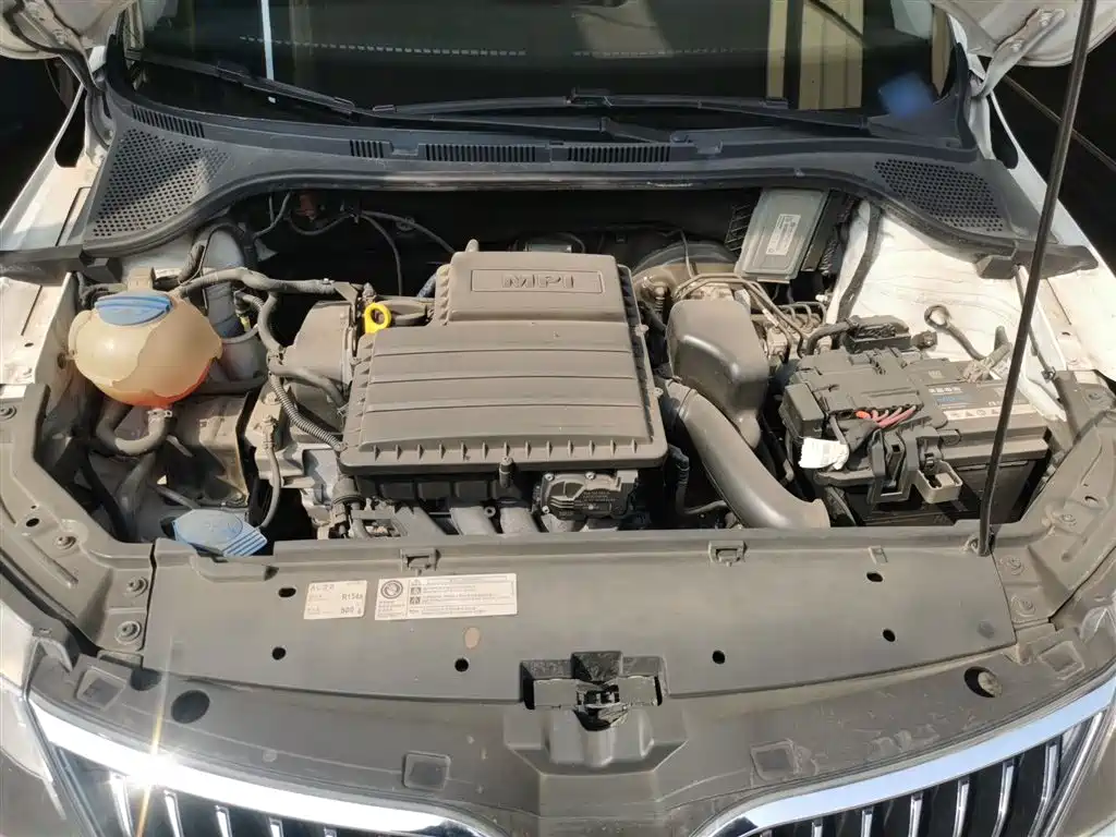 Škoda Rapid 2018 1.6L Automatic Comfort Edition фото 16