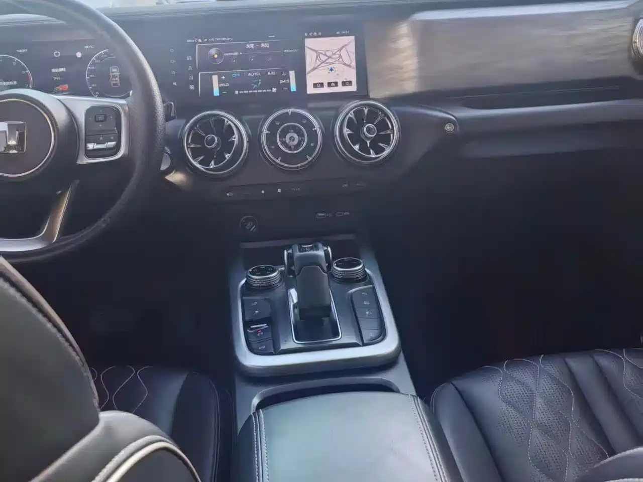 Tank 300 2023 Off-Road Edition 2.0T Challenger фото 5