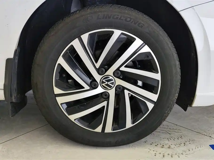 Volkswagen Lavida 2024 Model 1.5L Automatic Starlight 5 Million Edition фото 6
