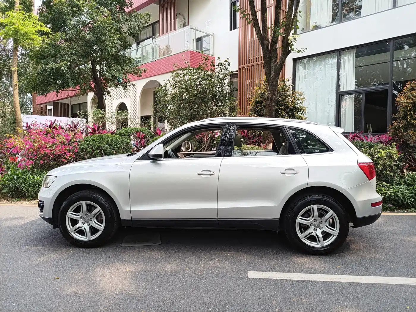 Audi Q5 2010 2.0TFSI Technology фото 3