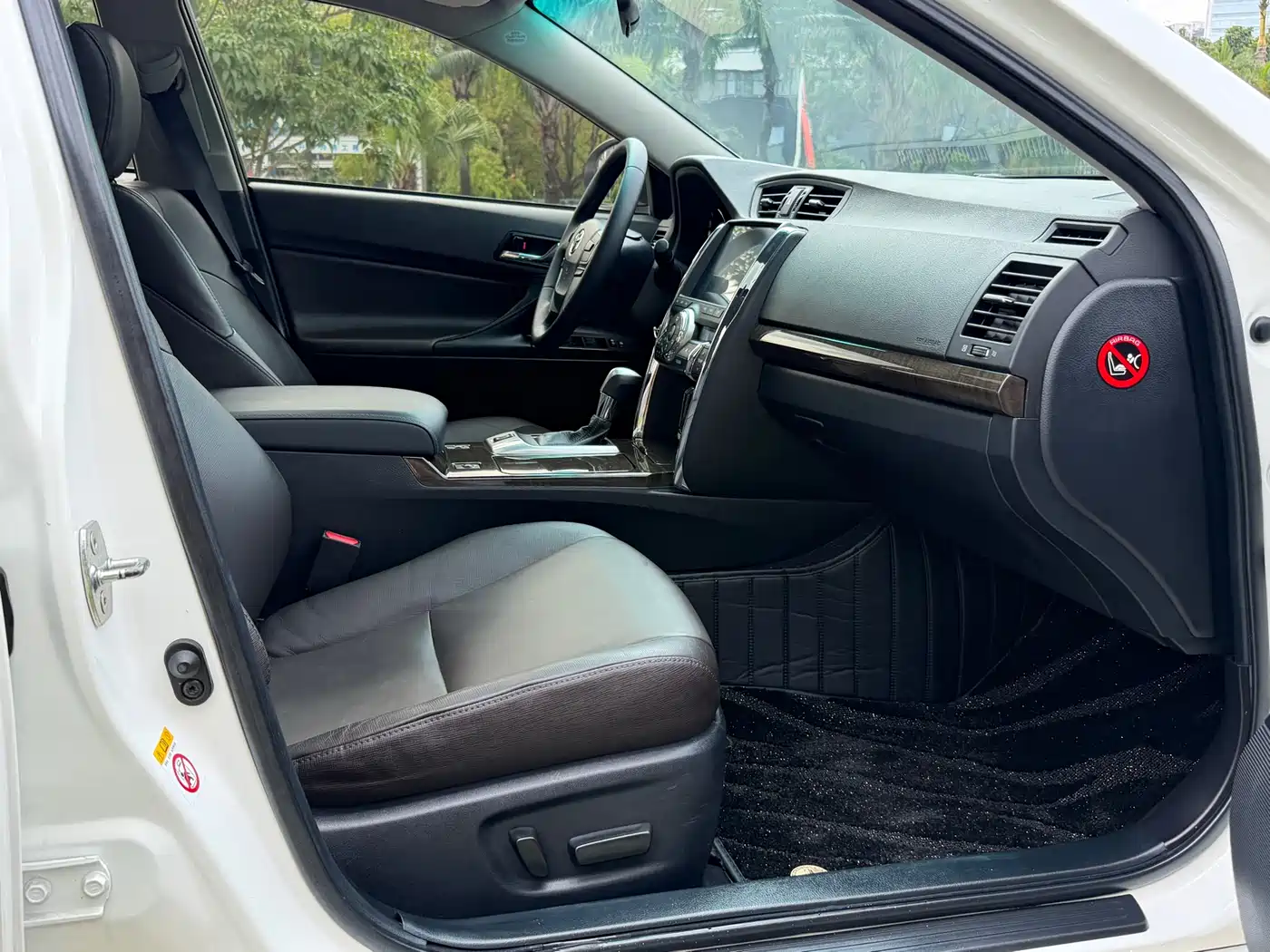 Toyota Reiz 2013 2.5V Elite Edition фото 10