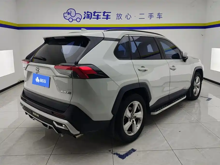 Toyota RAV4 Rongfang 2022 2.0L CVT 2WD Trend Plus Edition фото 3