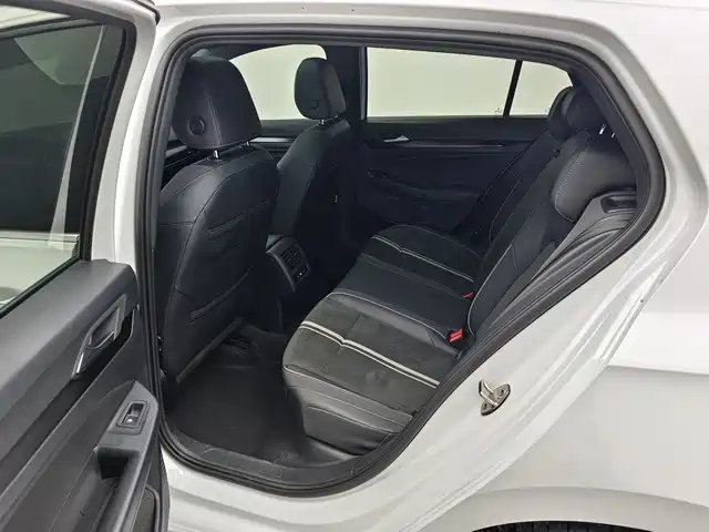 Фото 8 - Volkswagen Golf