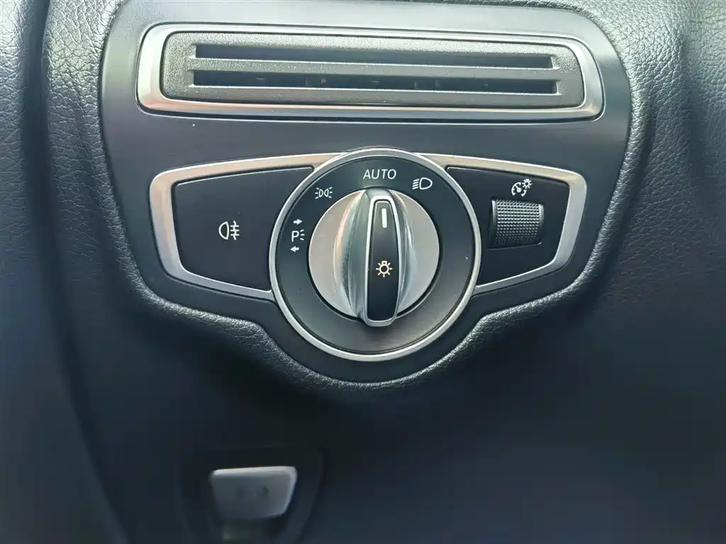 Mercedes-Benz GLC 2020 GLC 260 L 4MATIC Luxury фото 32