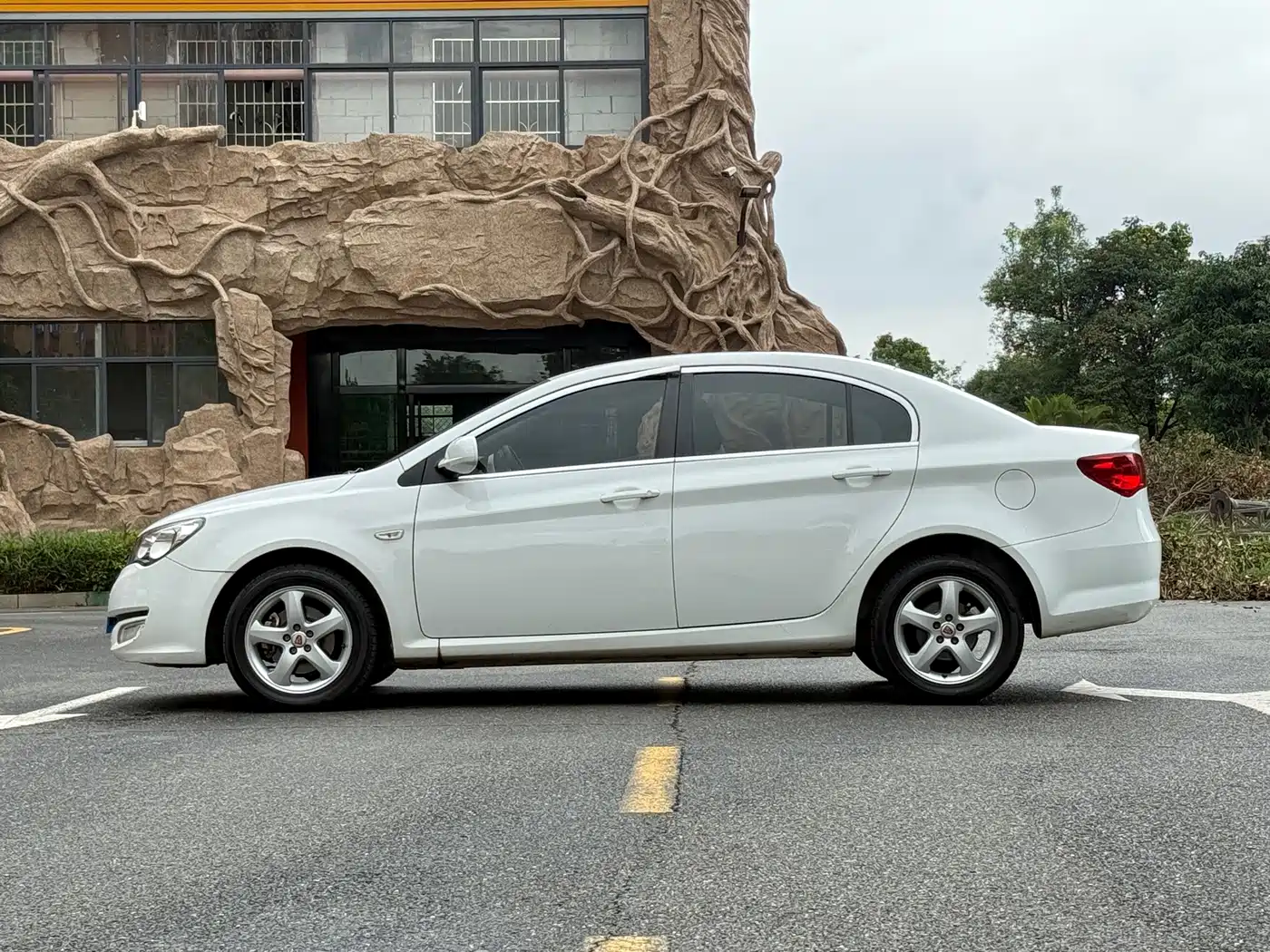 Roewe 350 2014 2013 350S 1.5L Automatic Express Edition