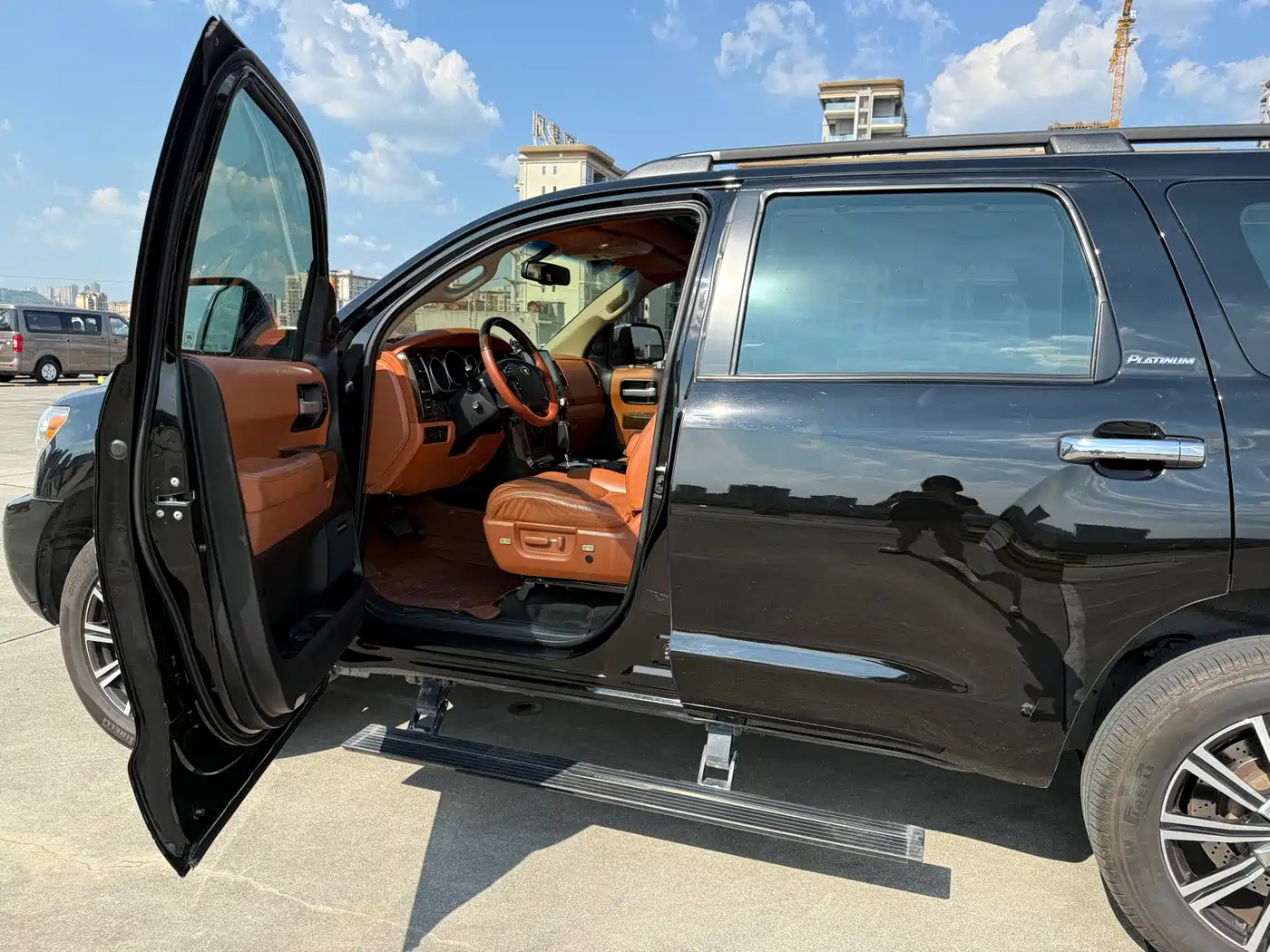 Toyota Sequoia 2015 2010 5.7 Platinum Edition