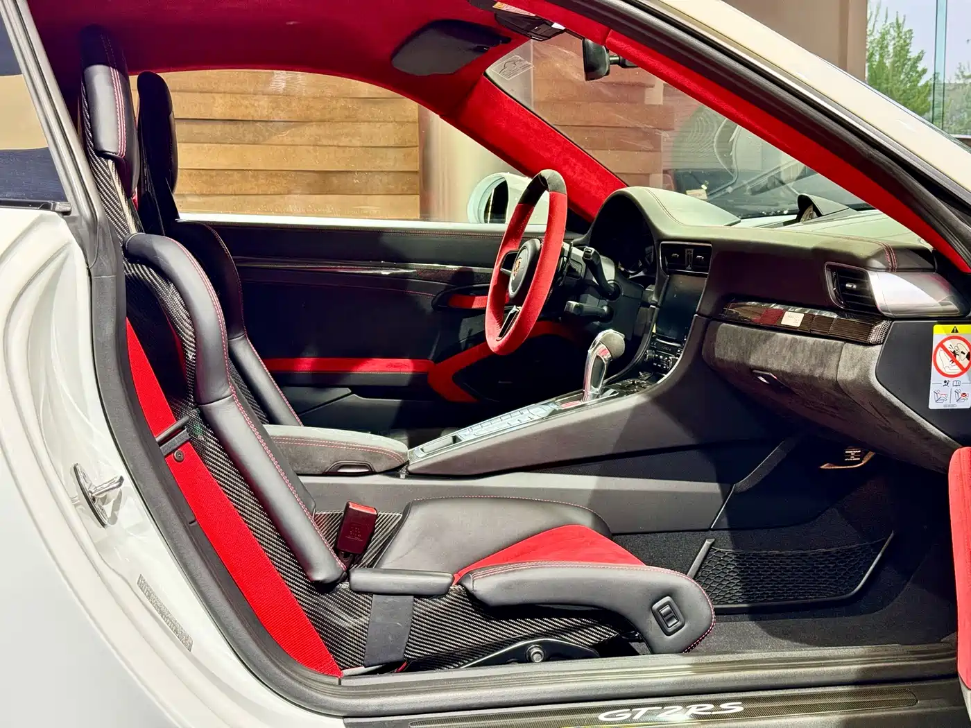 Porsche 911 2018 GT2 RS 3.8T фото 24