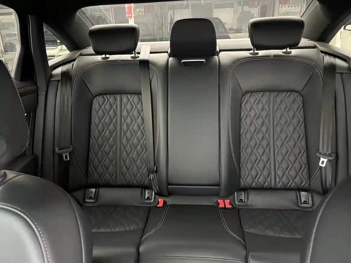 Photo 6 - Audi A6L