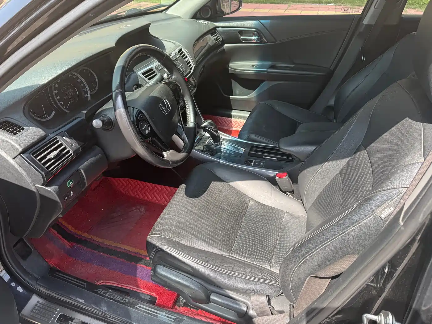 Фото 4 - Honda Accord