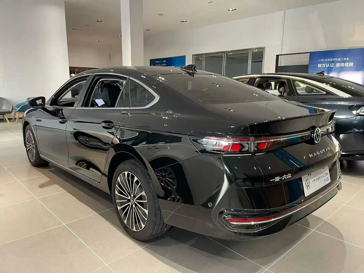 Volkswagen Magotan 2024 380TSI DSG Luxury Edition (Daimai Package) фото 4