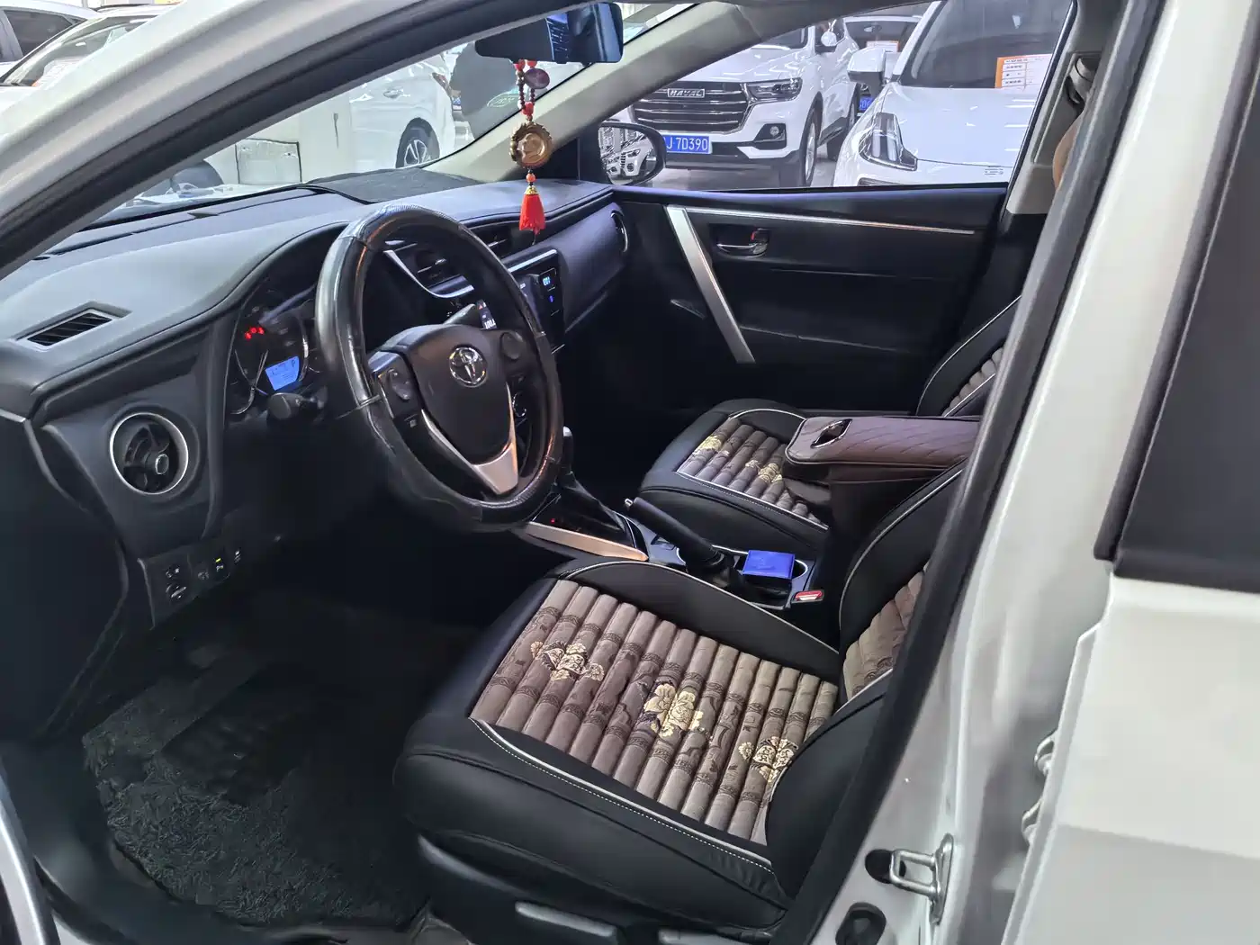 Toyota Levin 2017 Facelift 185T CVT Elite (China V) фото 7