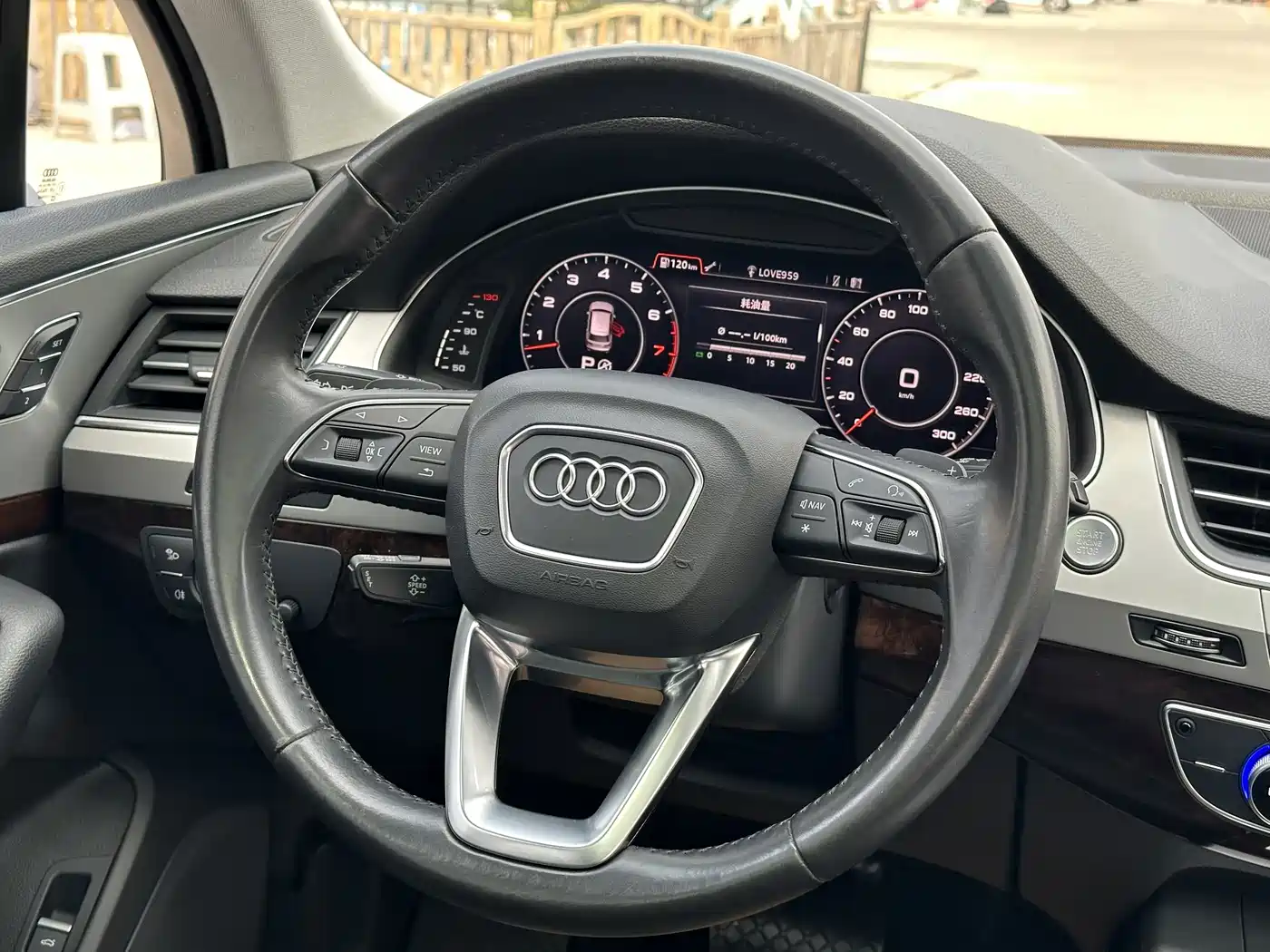 AUDI Q7