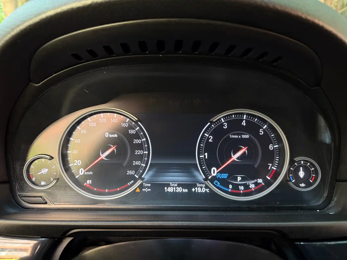 BMW 5 Series 2014 520Li Elegance фото 19