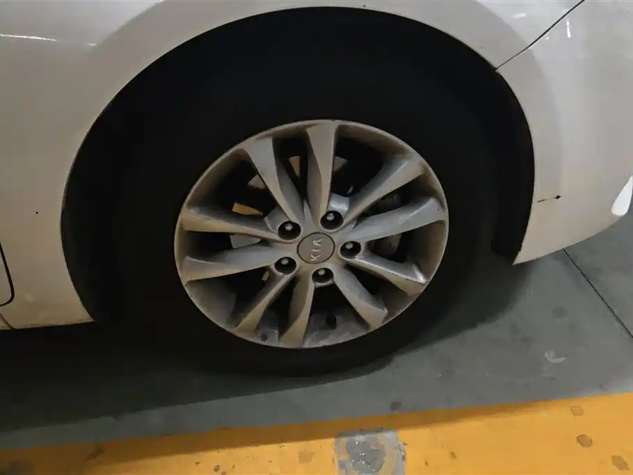 Kia K3 2016 1.6L Automatic GLS фото 6