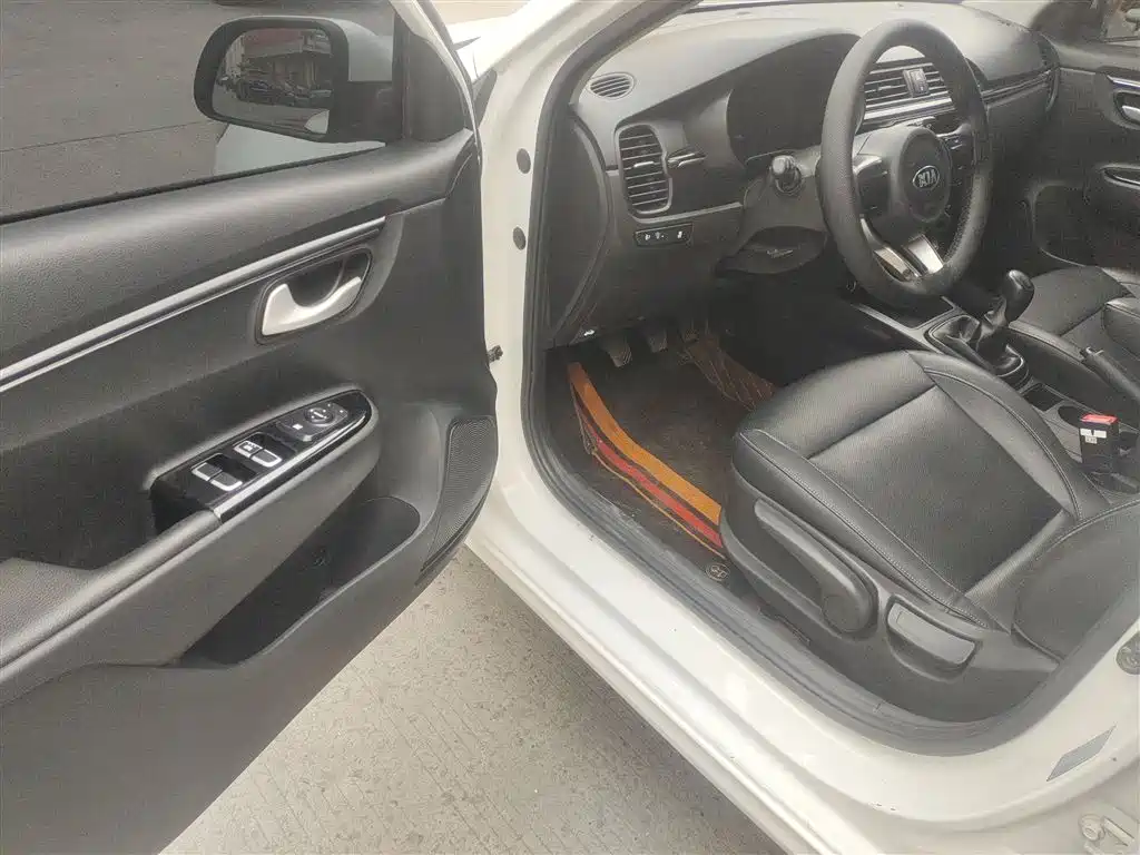 Kia K2 2017 Sedan 1.4L MT 15th Anniversary Special Edition GLS фото 12