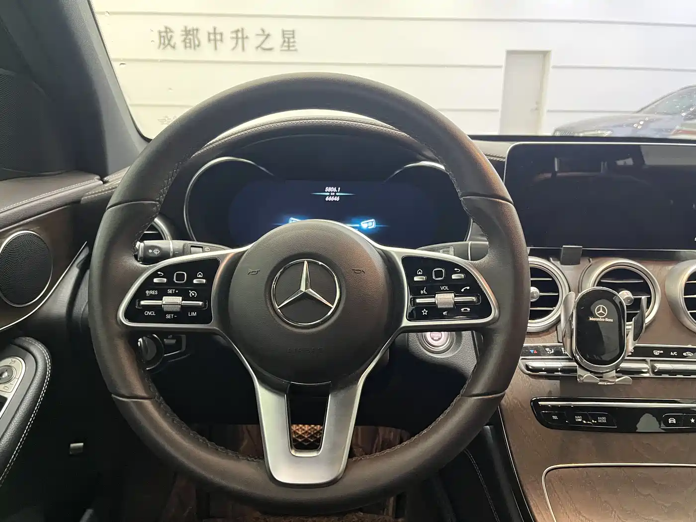 MERCEDES-BENZ GLC