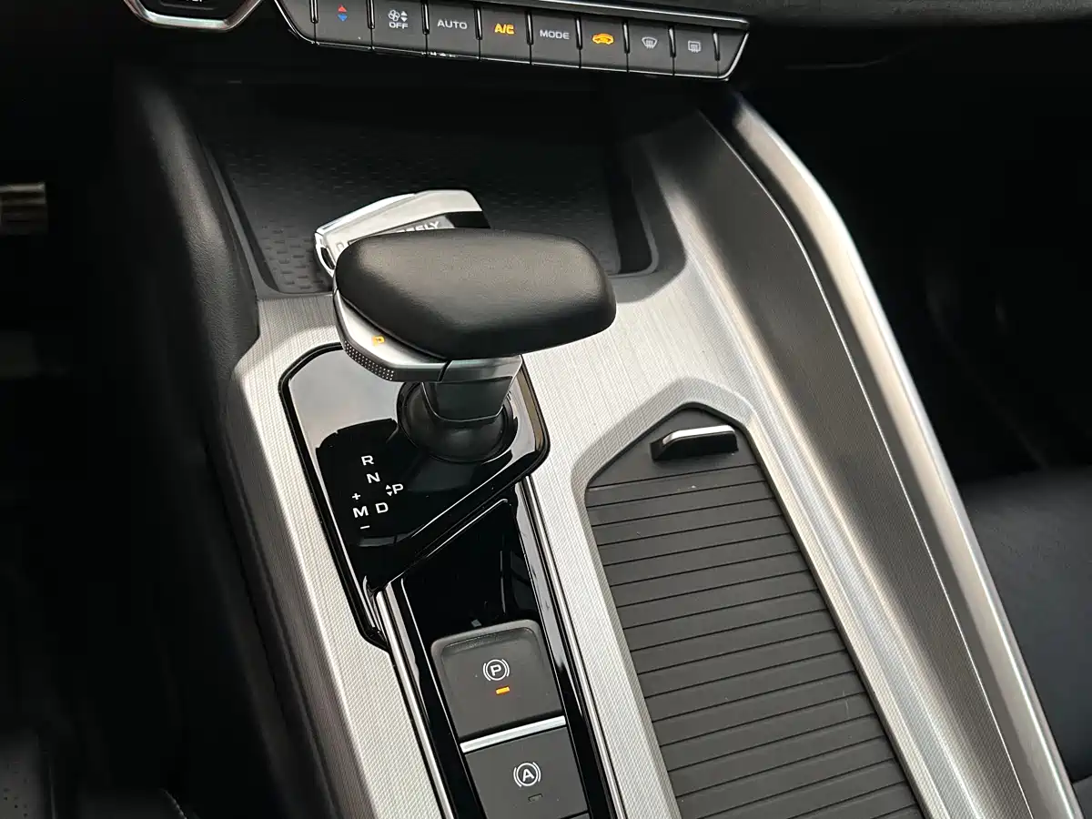 Фото 21 - Geely Preface