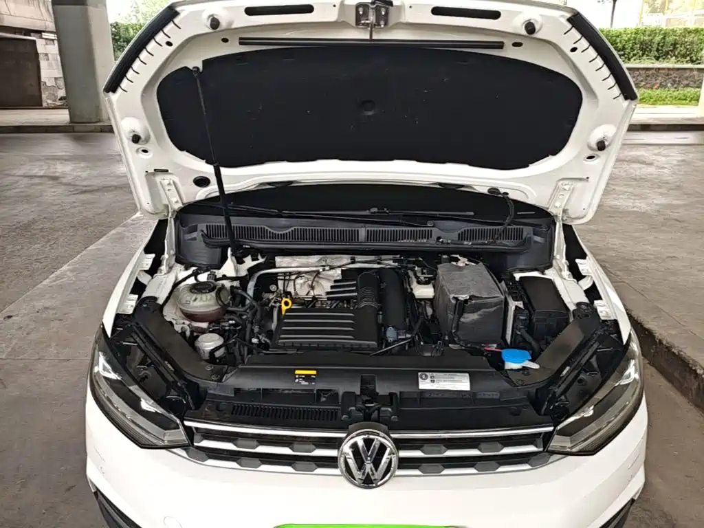 Volkswagen Touran 2020 2018 Touran L 280TSI DSG Cross Edition 6-seater China VI
