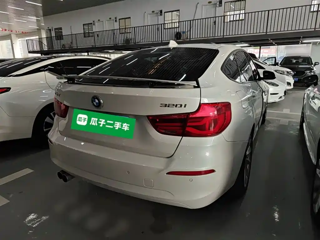 BMW 3 Series GT 2018 320i Fashion фото 7