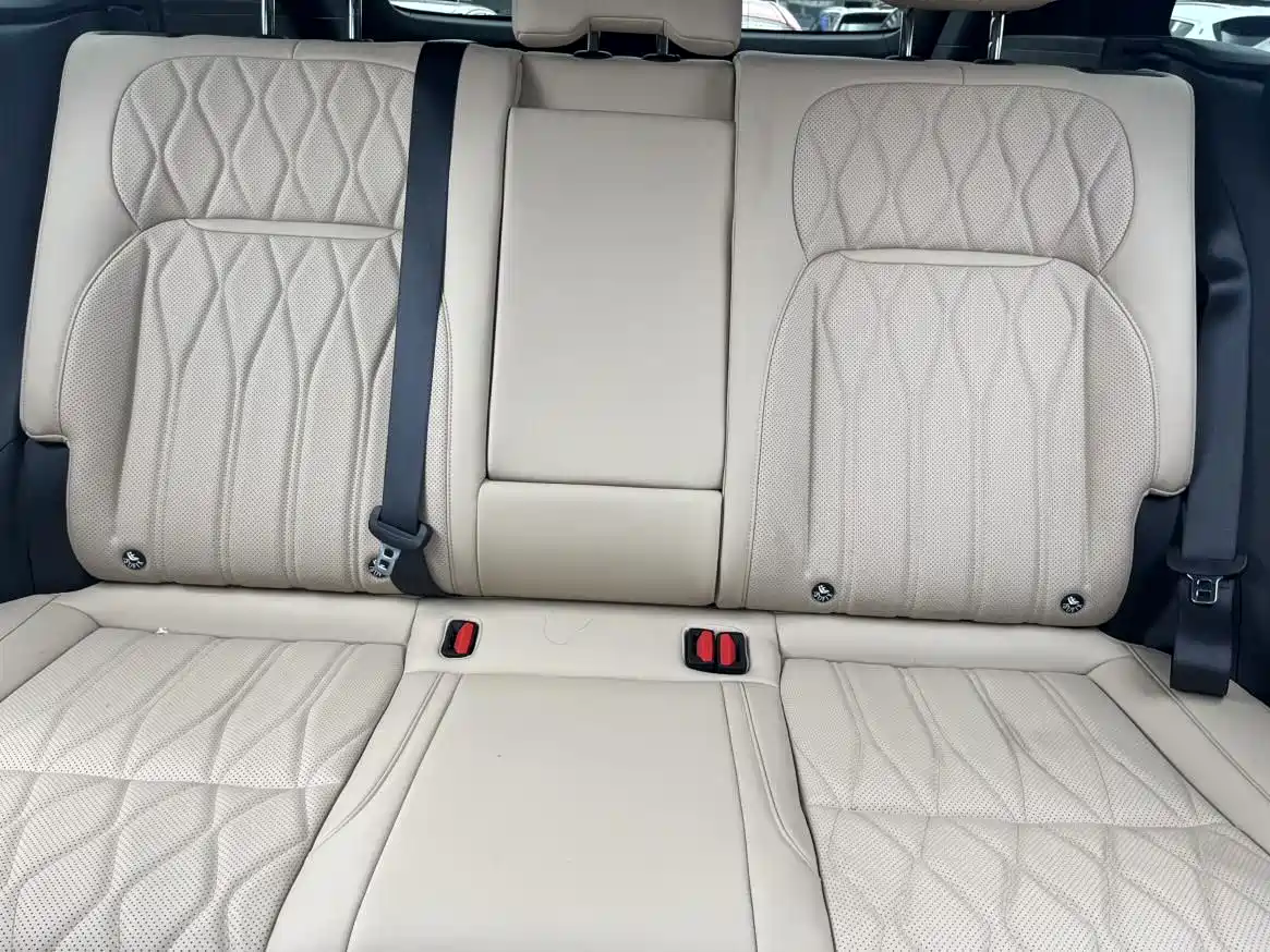 Фото 22 - Geely Xingyue L