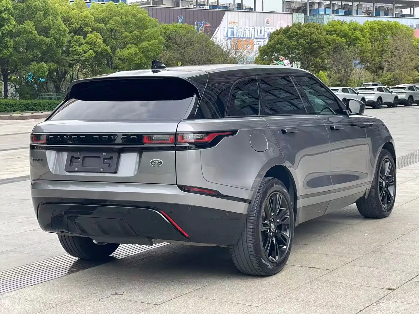 Land Rover Range Rover Velar 2022 250PS Golden Collector's Edition фото 4