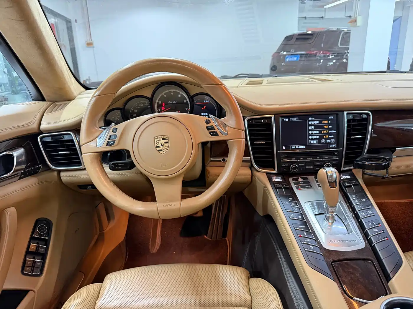 Фото 10 - Porsche Panamera