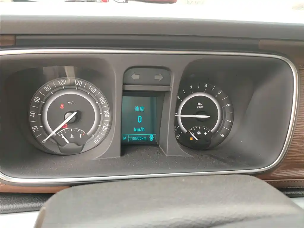 Buick GL8 2018 28T Comfort China VI фото 8