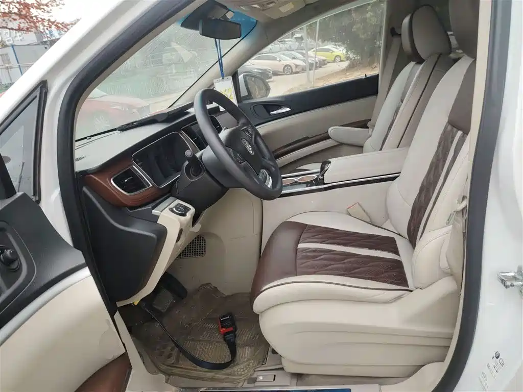 Buick GL8 2018 28T Comfort China VI фото 14