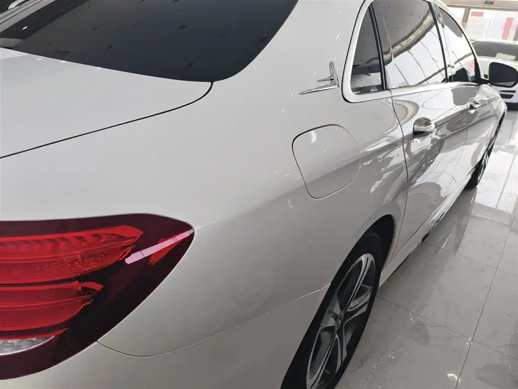 Mercedes-Benz E-Class 2018 E 200 L Sport фото 7