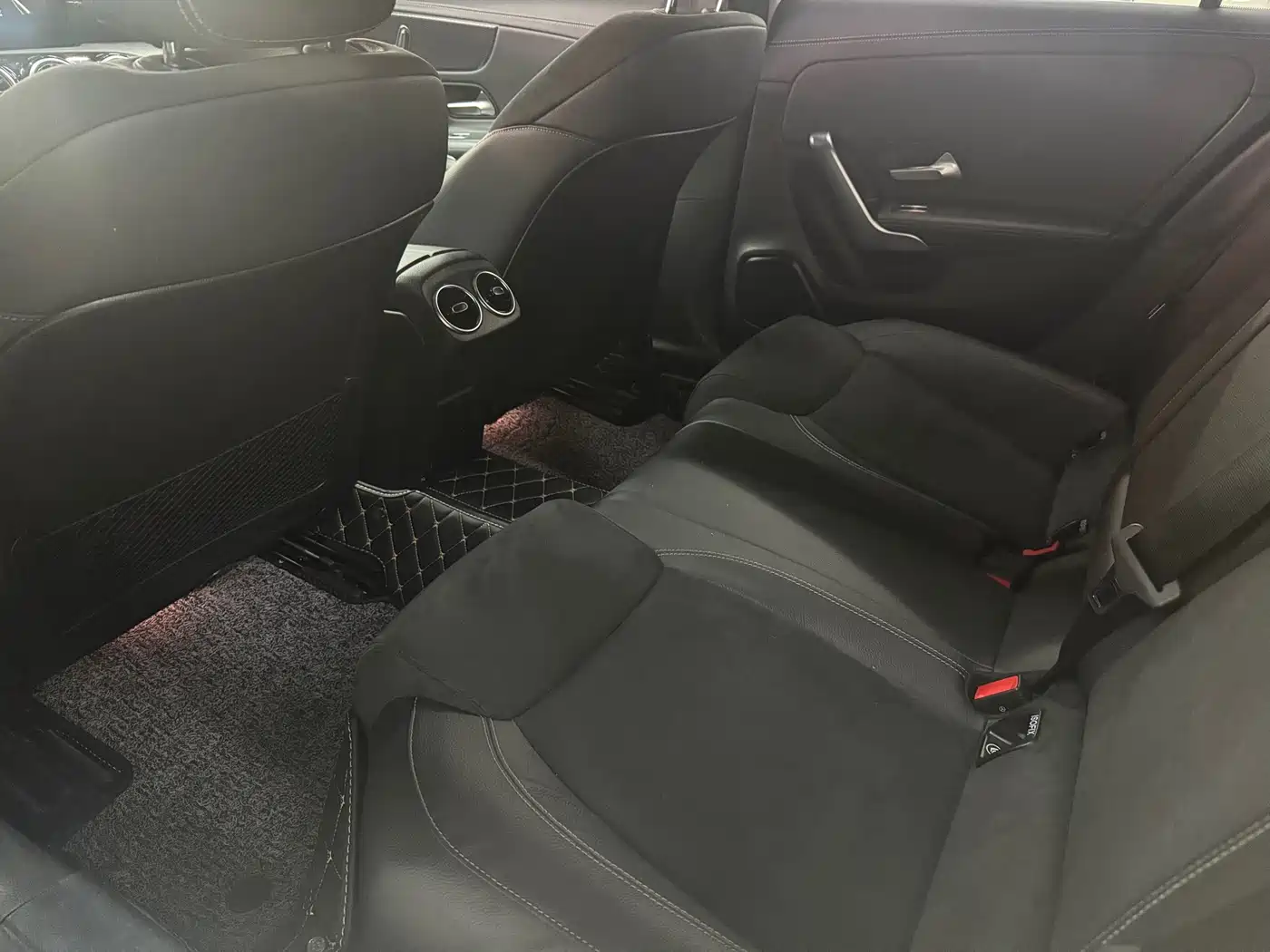 Mercedes-Benz A-Class 2021 A 200 L Sport Sedan Fashion Edition фото 5