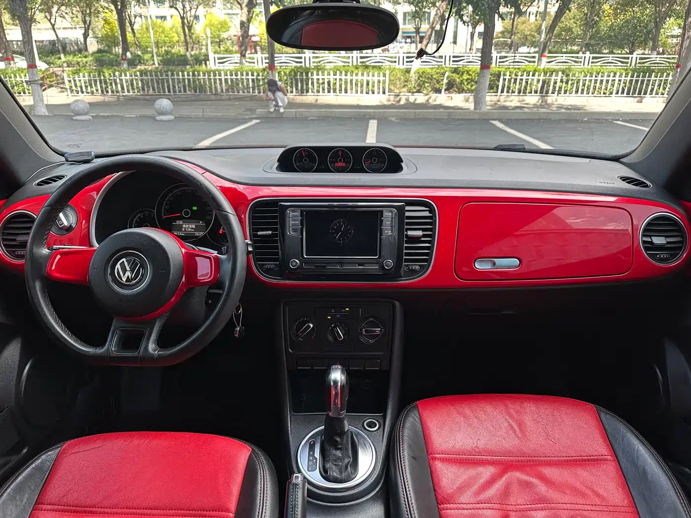 Volkswagen Beetle 2013 1.4TSI Fashion Edition фото 6